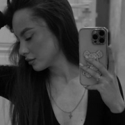 -Valeria-