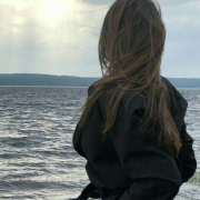 Chloe-Right