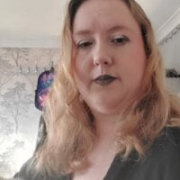 Curvy-British-Nikki34