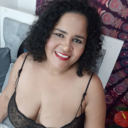 loren_curvy