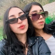 Mia_and_Renata