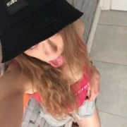 pleasedontpressaredburton