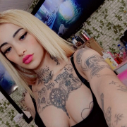 mia_evans_t