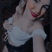 Mia_Molina_