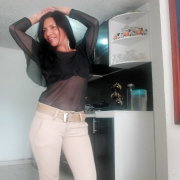 Toyis_hot