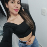 ainhara_davis