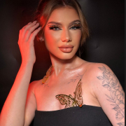Mia_Lonis