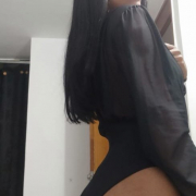 Brunnette_latina