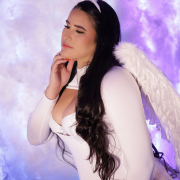 BellaPeers_