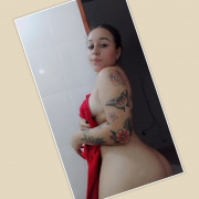 lia_hot05