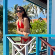 Paula_Hills