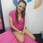 kylie_pink_